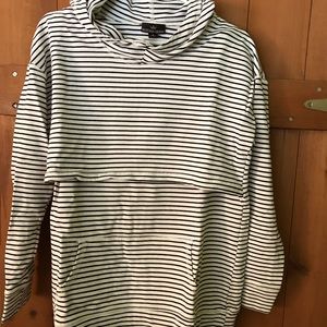 Maternity and nursing sweatshirt